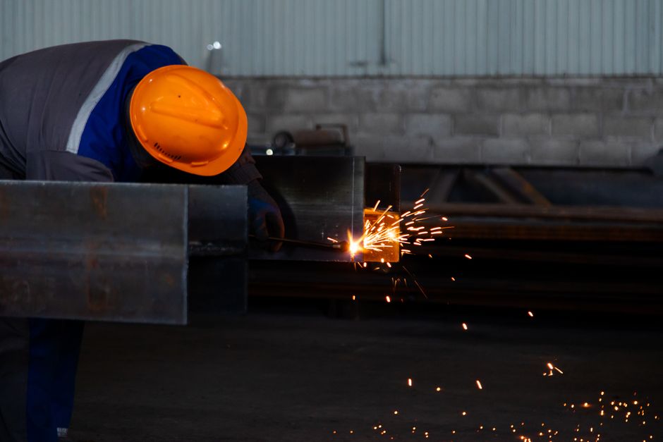 How to Accurately Calculate CNC Machining Cost Per Part: A Buyer&rsquo;s Guide