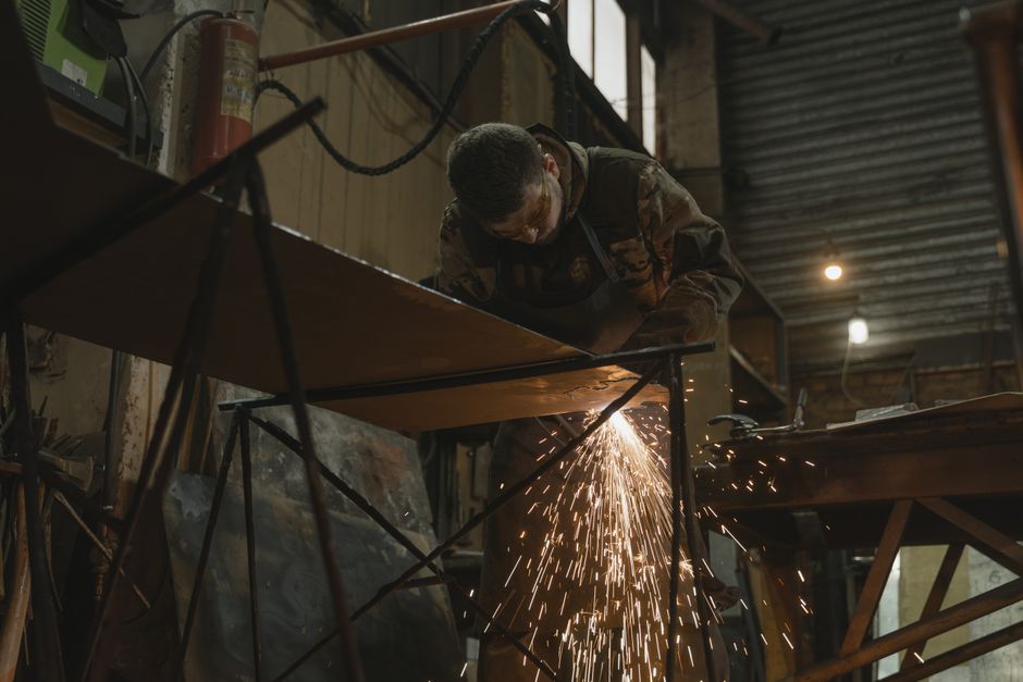 How to Use a CNC Machining Cost Per Part Calculator to Reduce Sourcing Costs from China