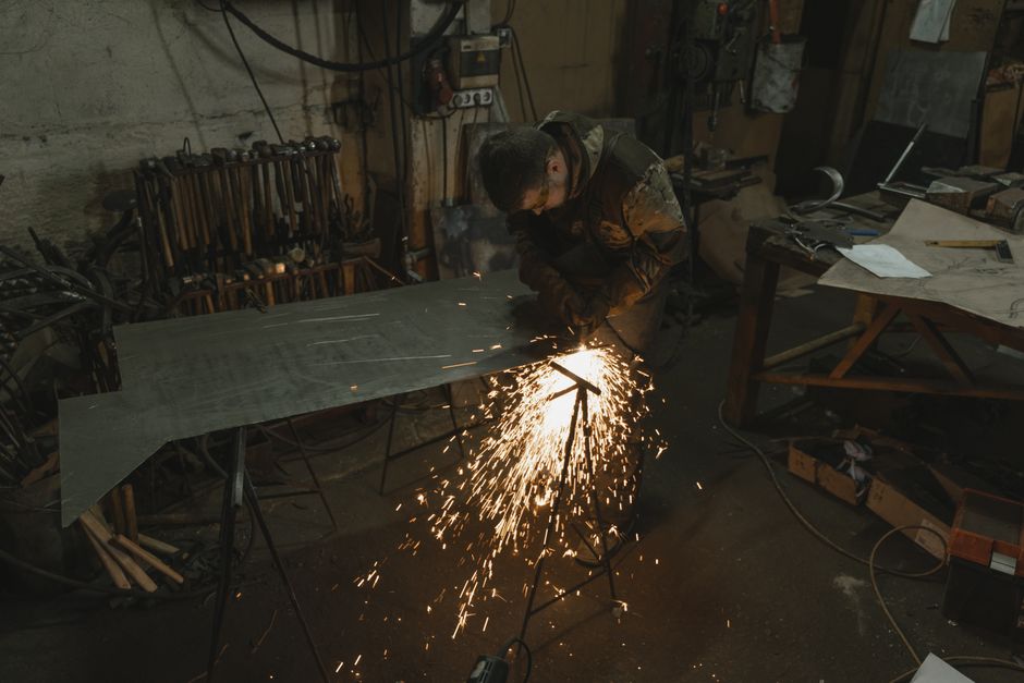 How to Use a CNC Machining Cost Per Part Calculator for Global Sourcing