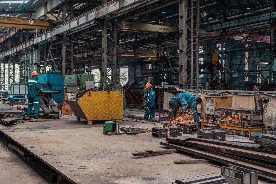How to Calculate CNC Machining Cost Per Part: A 2025 Buyer's Guide