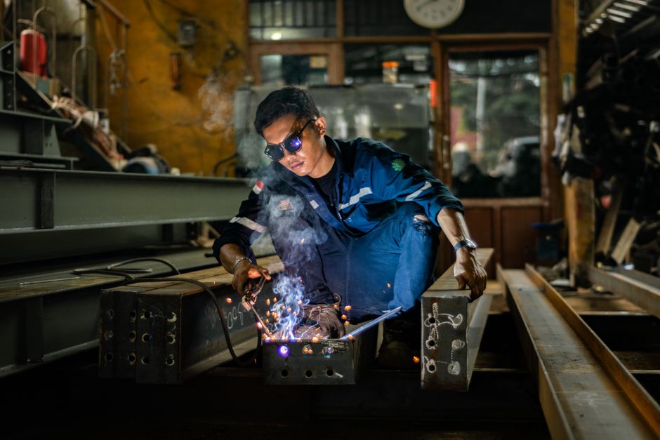 How to Calculate CNC Machining Cost Per Part: A Global Buyer's Guide to Transparent Pricing