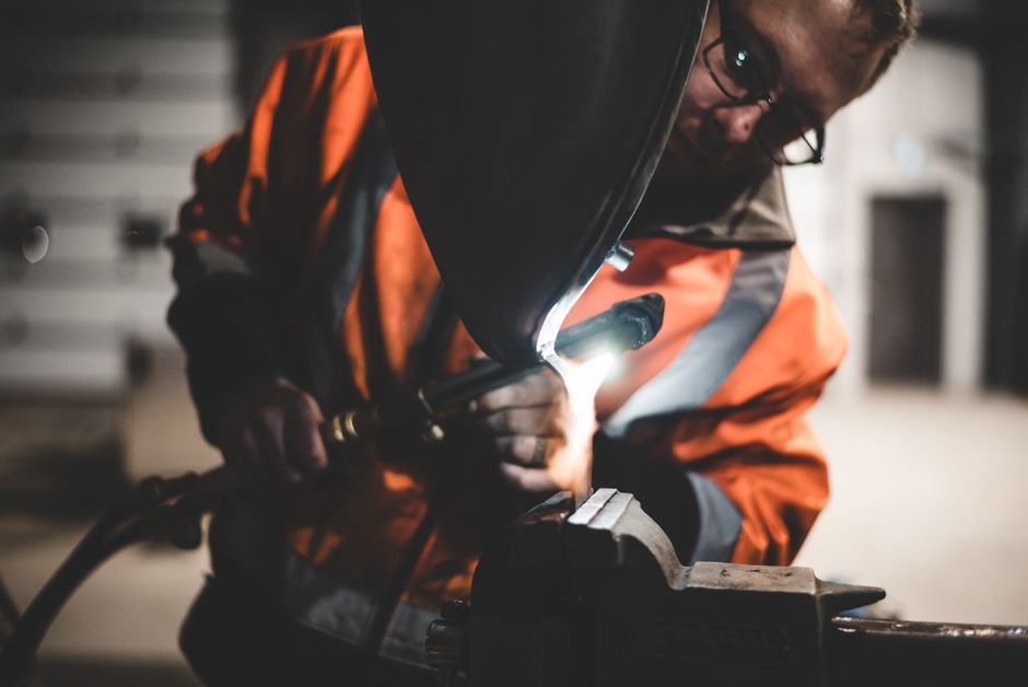 How to Calculate CNC Machining Cost Per Part: A Comprehensive Guide for Global Buyers