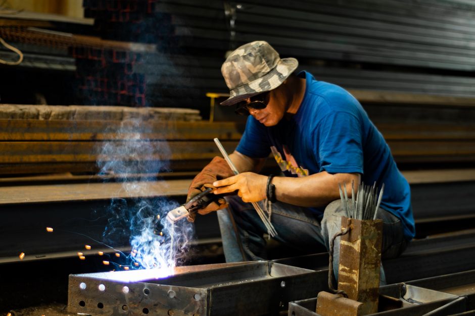 CNC Machining Cost Per Part Calculator: A Buyer's Guide to Quoting, Cost Drivers, and Supplier Evaluation