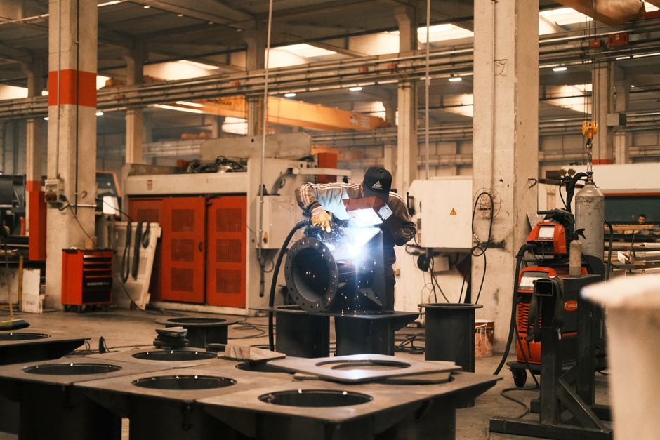 CNC Machining Cost Per Part Calculator: 7 Hidden Variables That Inflate Your China Sourcing Quote